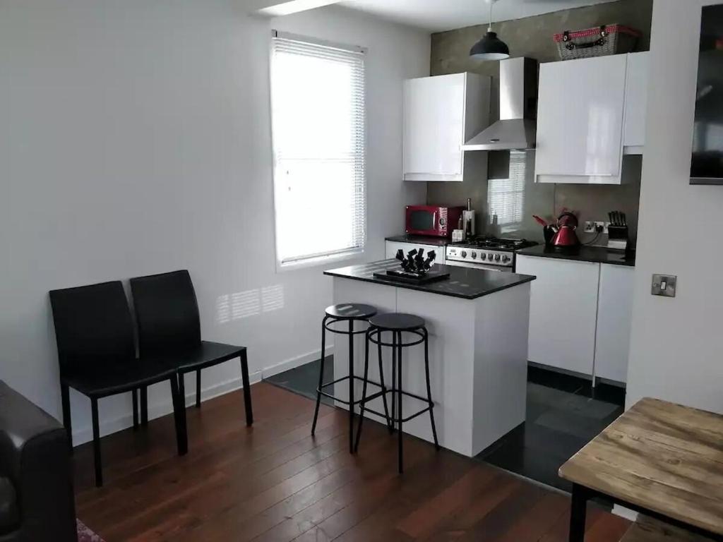 Apartamento And *